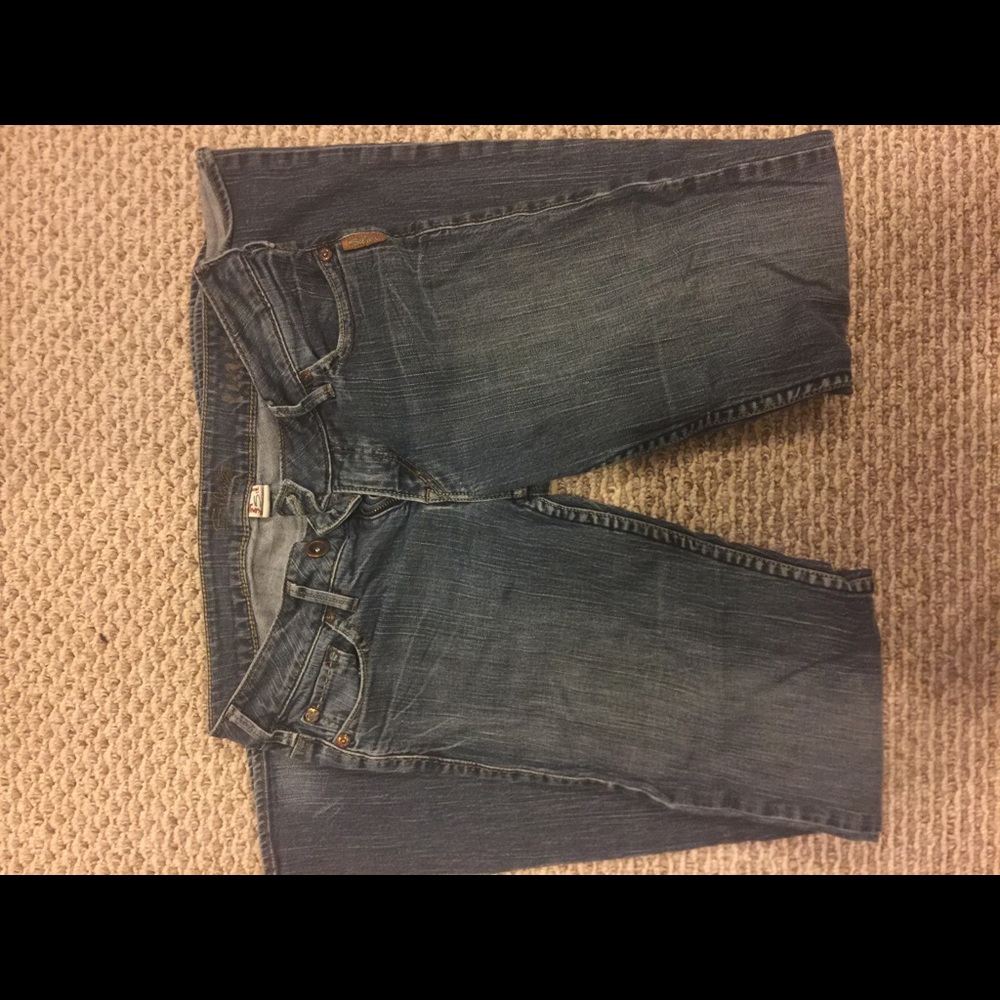 Silver jeans size 28.